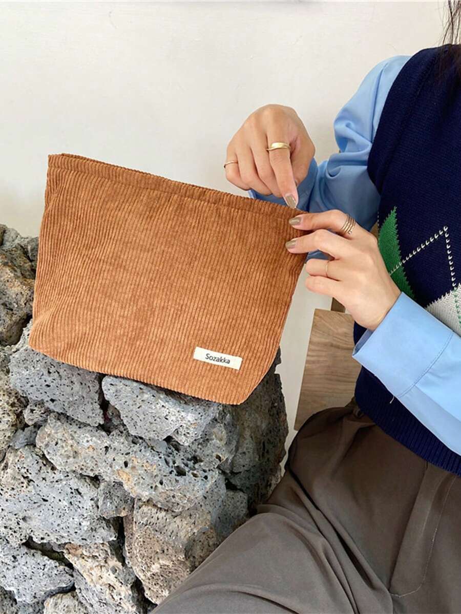 Letter Patch Chi tiết Túi vải nhung vuông - màu nâu - Xem 1