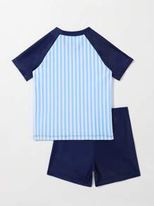 小男童條紋圖案和卡通鯊魚印花沙灘泳裝