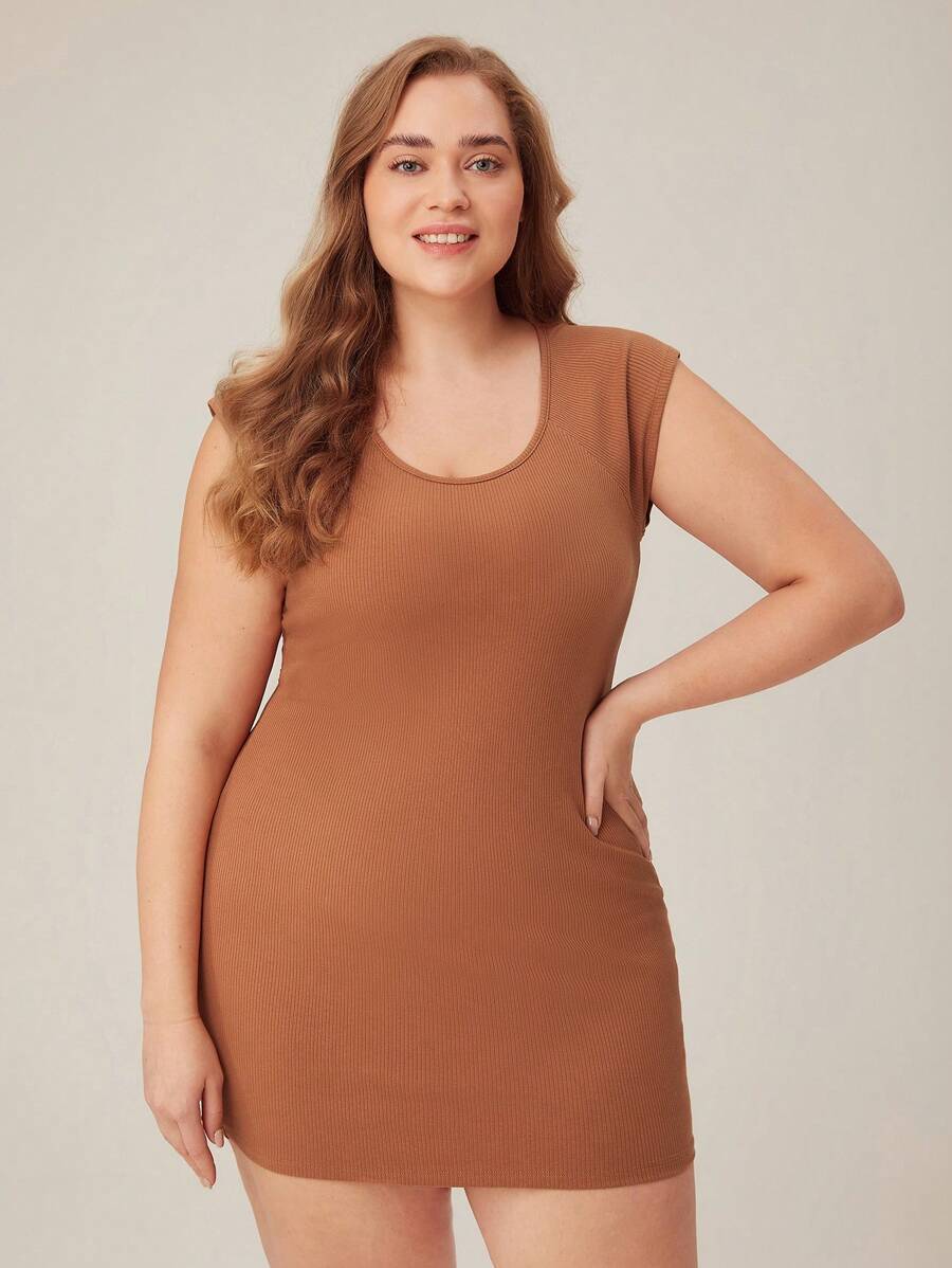 SHEIN BASICS 大碼素色緊身連衣裙 - 棕色 - 查看 1