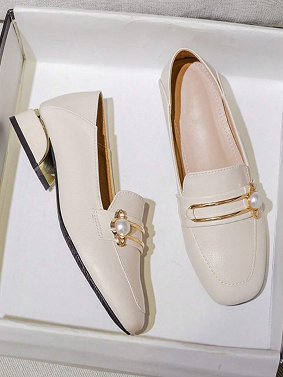 HanDuEke 女性珍珠和金屬裝飾方頭優雅戶外樂福鞋 - 米色 - 查看 1