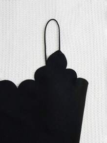 SHEIN VCAY 貝殼邊吊帶上衣和印花紙袋腰前打結短褲 - 黑色 - 查看 6