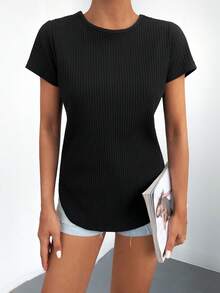 Button Back Curved Hem Tee - màu đen - Xem 2