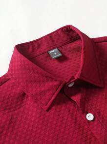 Manfinity Homme 男士素色前排扣襯衫不帶T恤 - 酒紅色 - 查看 3