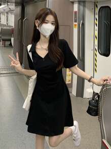 Vestido unicolor con diseño fruncido - Negro - Ver 1