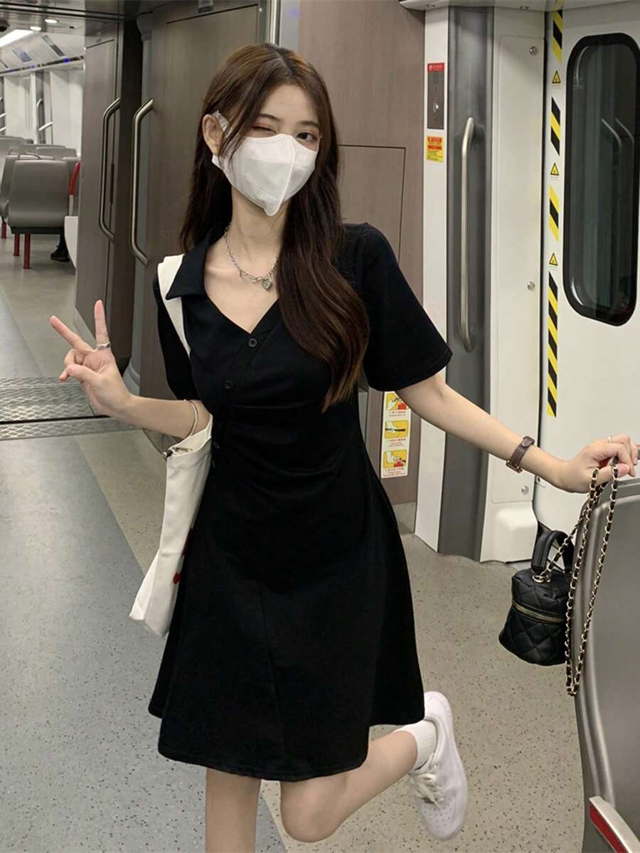 Vestido unicolor con diseño fruncido - Negro - Ver 1