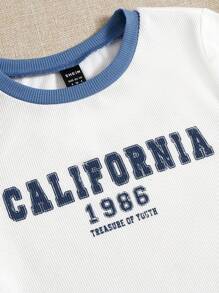 SHEIN EZwear Camiseta crop con estampado de letra unido en contraste