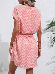 SHEIN Holidaya Đầm Thắt lưng Nút Hình học Tất cả trên in Giải trí - Nhiều màu - Xem 2
