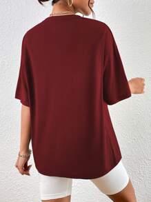 SHEIN Essnce Camiseta de hombros caídos con estampado de corazón - Burdeos - Ver 2