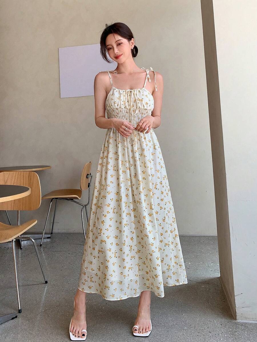 DAZY 碎花肩上打結吊帶連衣裙 - 杏色 - 查看 1