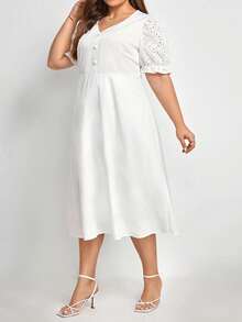 SHEIN Frenchy Đầm Plus Size Nút phía trước Tranh thêu màu trơn Giải trí - trắng - Xem 5