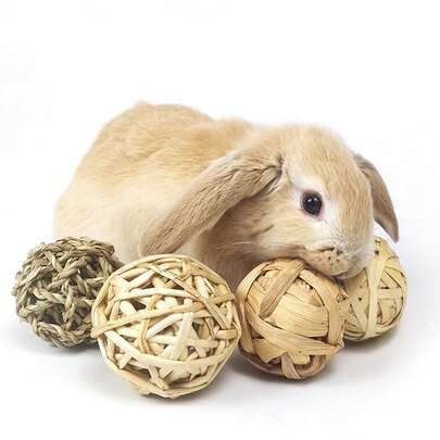 1 pieza Juguete de masticar de paja con diseño de bola al azar conejo para pequeño animal para rechinar los dientes