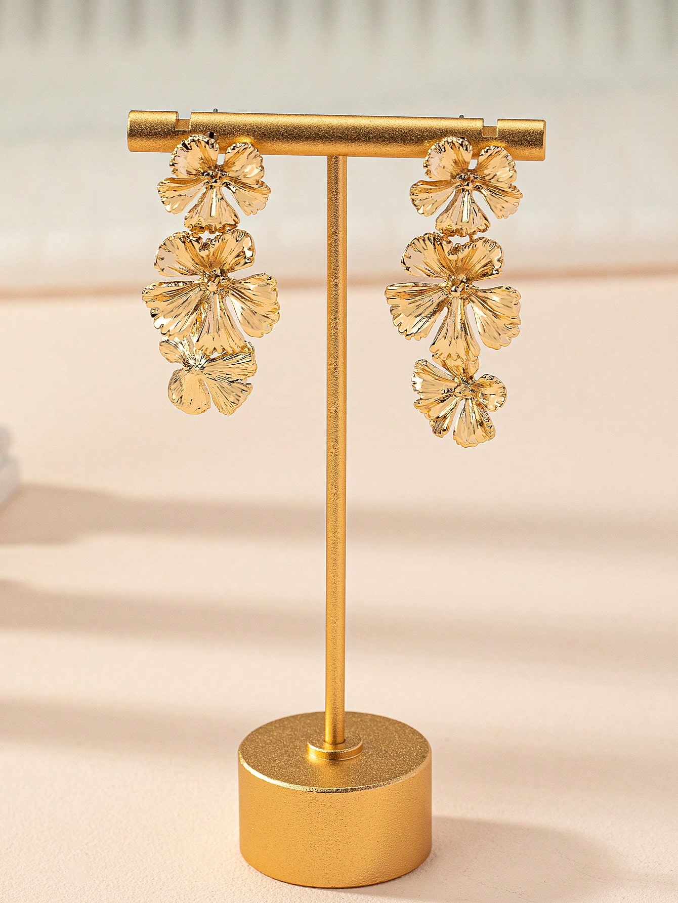 Flower drop earrings