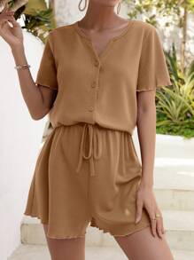 SHEIN Maternidad Conjunto shorts con top ribete en forma de lechuga con botón delantero - Camel - Ver 4