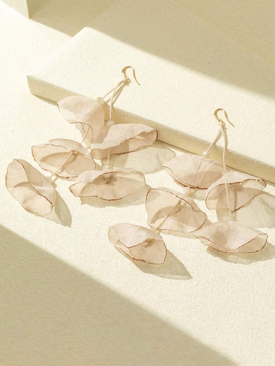 1 đôi bông tai hoa vải - Màu be - Xem 1