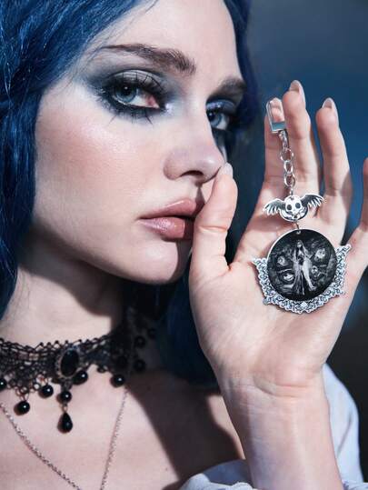 Corpse Bride | ROMWE 1pc Women Cartoon Figure & Bat Charm Funky Keychain