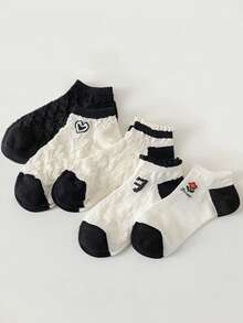 5雙隨機愛心和字母圖案短襪 - 黑與白 - 查看 1