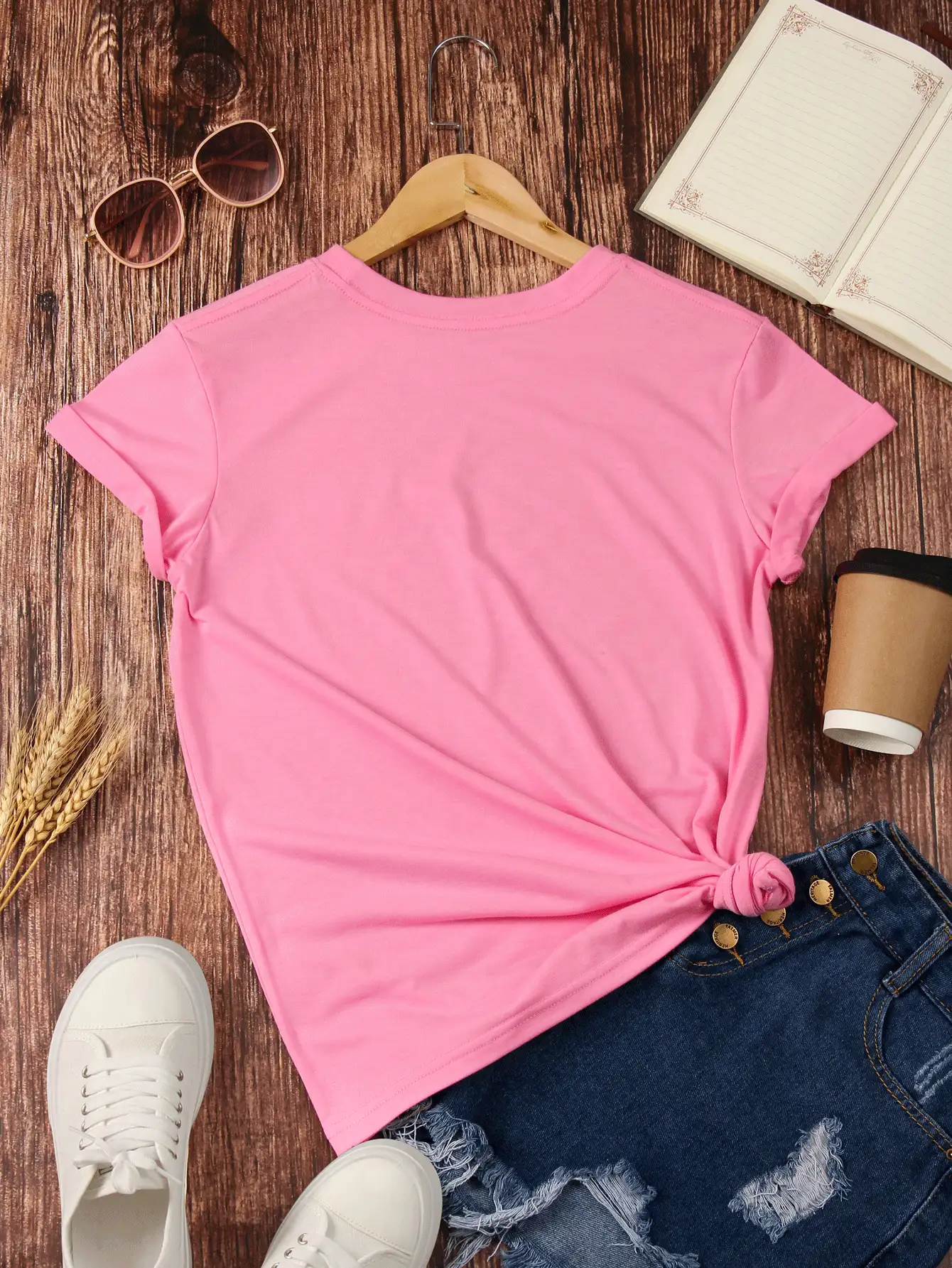 SHEIN LUNE Floral And Slogan Graphic Tee - Pink - View 2