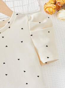 SHEIN Tween Girl Solid Color Heart Pattern Round Neck Gigot Sleeve Fitted Casual T-Shirt - Beige - View 4