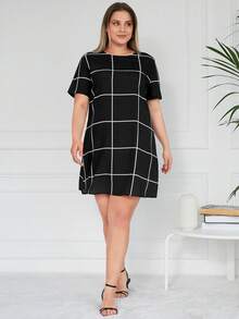 RueChic Plus Plaid Print Tee Dress - màu đen - Xem 3