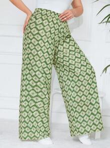 EURMUSE Plus Allover Geo Print Wide Leg Trousers - Green - View 3