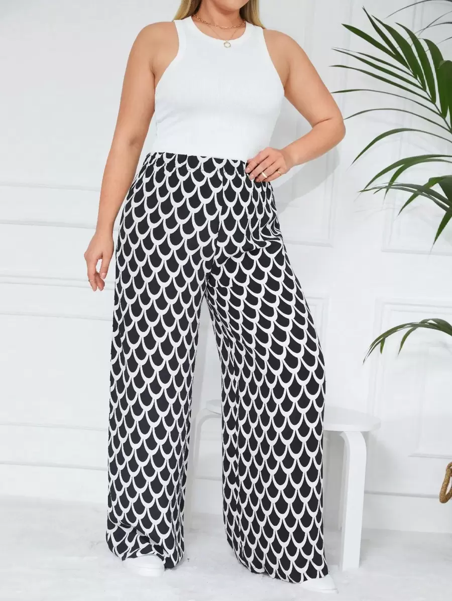 RueChic Plus Fish Scales Print Wide Leg Trousers - Black and White - View 1