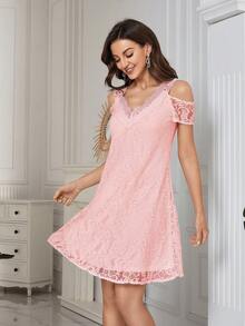 Vestido de hombros descubiertos con encaje - Rosa - Ver 4