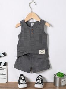 SHEIN Baby Boy Letter Patched Detail Waffle Knit Tank Top & Shorts