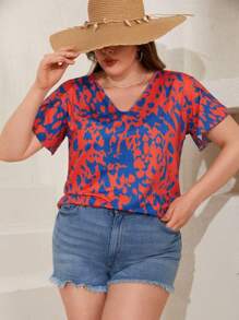 RueChic Plus Allover Print V Neck Tee - Multicolor - View 5