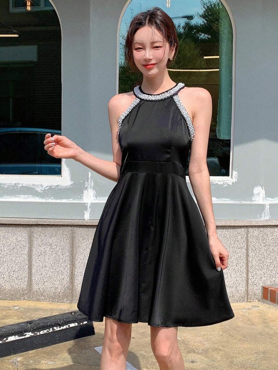 DAZY Đầm suông hở vai đính hạt ngọc trai - màu đen - Xem 1