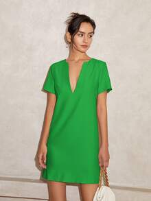 女式纯色 V 领短袖直筒中长休闲连衣裙