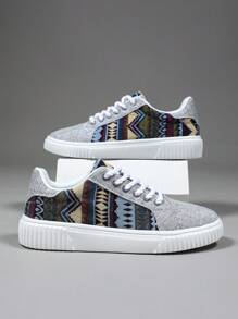 Men Geometric Pattern Lace-up Front Skate Shoes, Sporty Outdoor Sneakers