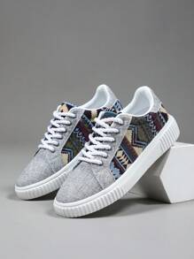 Men Geometric Pattern Lace-up Front Skate Shoes, Sporty Outdoor Sneakers