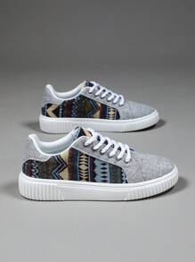 Men Geometric Pattern Lace-up Front Skate Shoes, Sporty Outdoor Sneakers