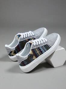 Men Geometric Pattern Lace-up Front Skate Shoes, Sporty Outdoor Sneakers