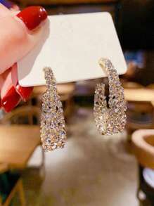 1 Pair Fashion New Baroque Crystal Hoop Earrings, Versatile Simple C-Shape Personality Charm Earrings (Random Hollow Or Solid)