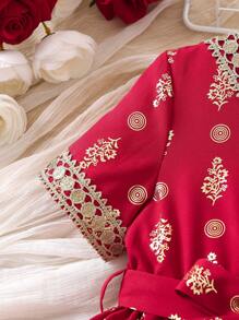 SHEIN 小女童植物圖案拼接水溶蕾絲繫腰帶連衣裙