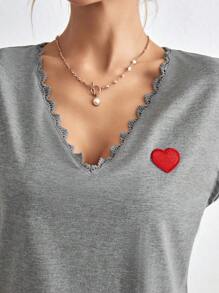 SHEIN Frenchy 愛心刺繡貝殼邊蝙蝠袖凸花蕾絲細節T恤 - 淺灰色 - 查看 3