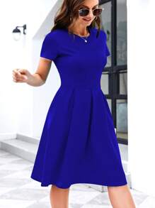 Kleid mit Einfarbig schrägen Taschen, Falten