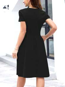 Solid Slant Pocket Fold Pleated Dress - Black - View 2