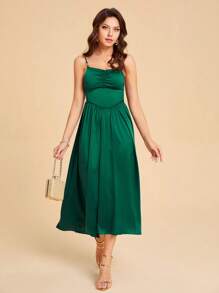 SHEIN Belle 胸部褶皺緞面吊帶洋裝