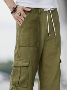 Manfinity Hombres Jeans cargo con bolsillo lateral con solapa de cintura con cordón - Verde militar - Ver 8