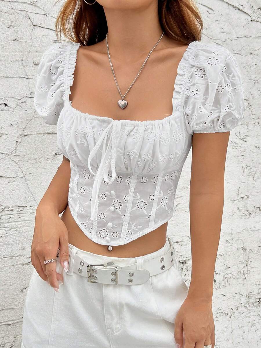 SHEIN EZwear 網眼刺繡前繫帶泡泡袖弧形下擺短款襯衫 - 白色 - 查看 1