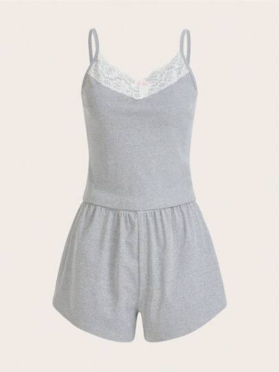 طقم صدرية كامي مع شورت غير رسمي دانتيل متباين اللون