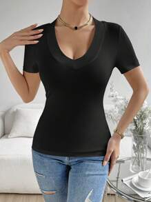 SHEIN Essnce Camiseta sólido gola v