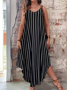 SHEIN LUNE 大碼條紋印花弧形下擺吊帶連衣裙 - 黑與白 - 查看 4