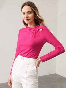 MOTF PREMIUM Twist Cutout Viscose-Blend Top - Màu Hồng Tươi - Xem 5