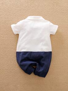 Yierying 男嬰前蝴蝶結貼布細節撞色襯衫連體短褲 - 藍白色 - 查看 2