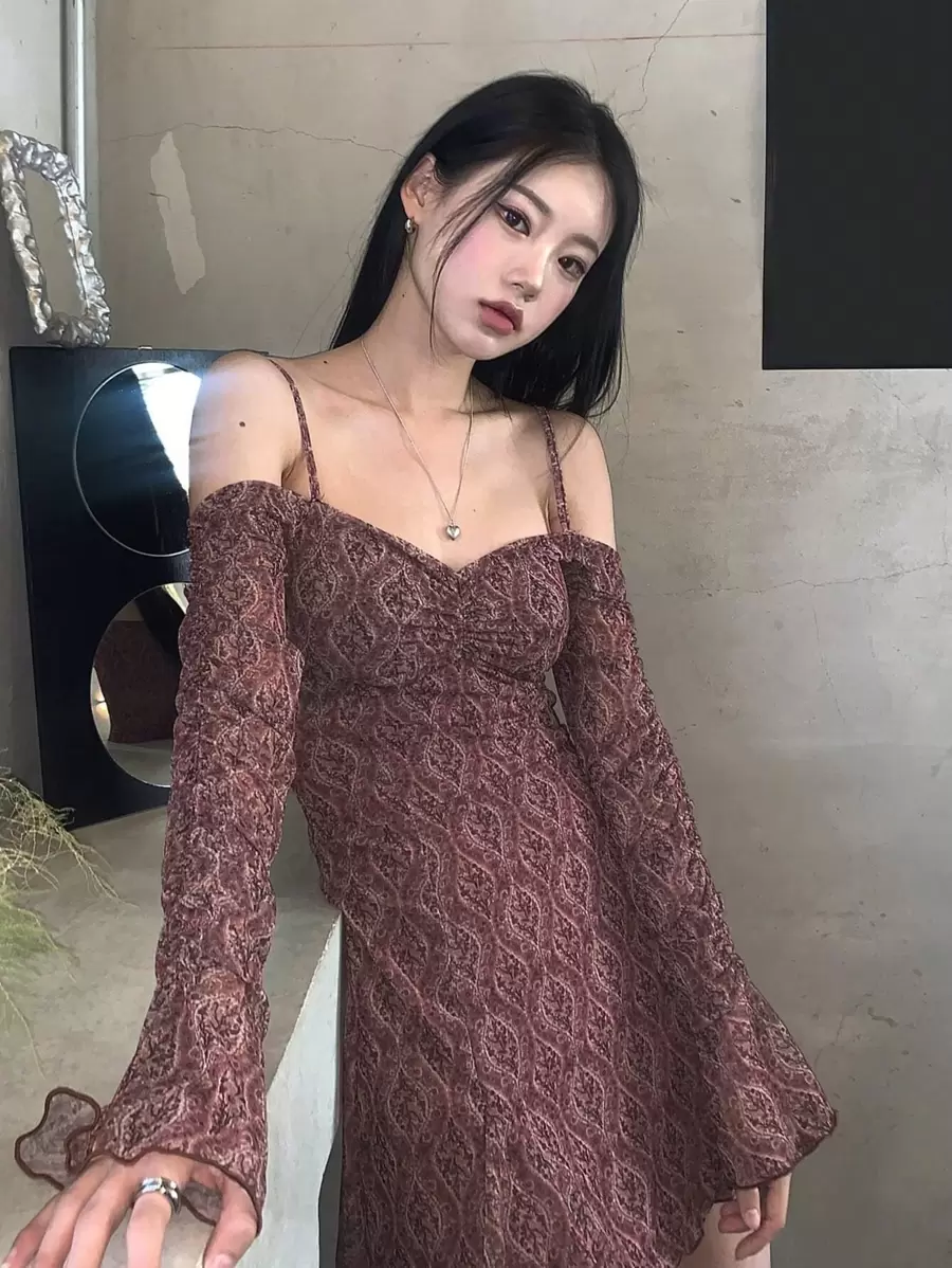 DAZY In Toàn bộ Vai lạnh tay áo lá sen Đầm - Đỏ - Xem 1