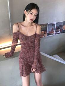 DAZY In Toàn bộ Vai lạnh tay áo lá sen Đầm - Đỏ - Xem 5
