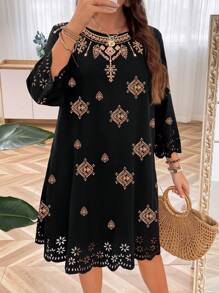 EMERY ROSE Plus Geo Print Laser Scallop Trim Dress - Black - View 6